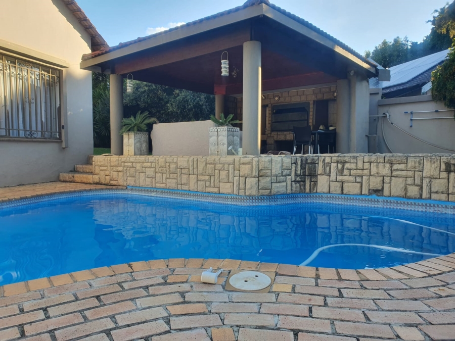 3 Bedroom Property for Sale in Safari Gardens North West